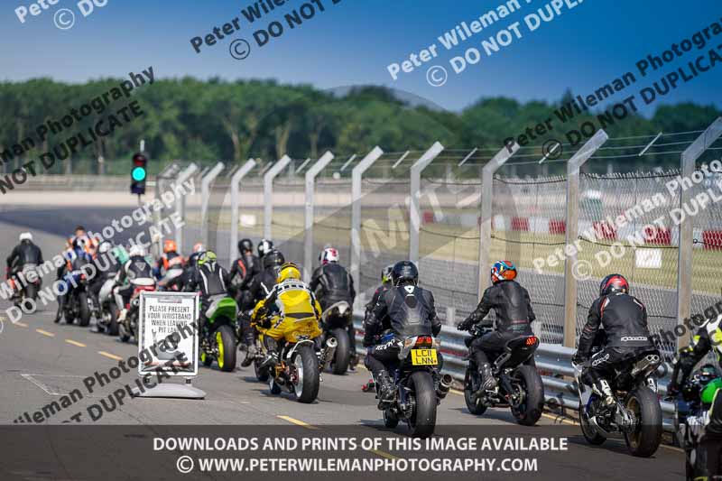 donington no limits trackday;donington park photographs;donington trackday photographs;no limits trackdays;peter wileman photography;trackday digital images;trackday photos